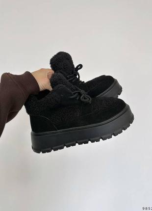 Утеплені чорні кросівки із натуральної замші (9852)