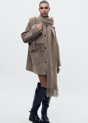 Пальто zara з шарфом