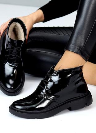 Чорні лакові глянсові зимові жіночі шкіряні черевики колір на вибір