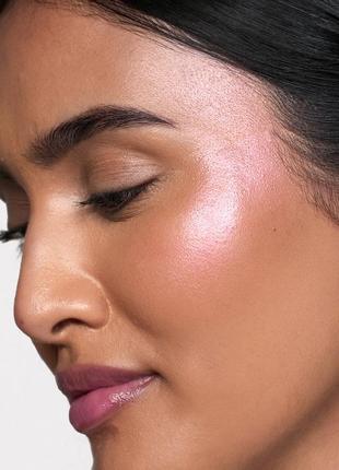 Румяна zoeva velvet love highlighting blush