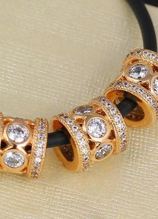 Кулон шарм xuping jewelry для тонкой цепи или браслета с крупными камнями по центру  8 мм золотистый