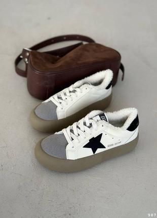 Стильні утеплені кросівки (9875)