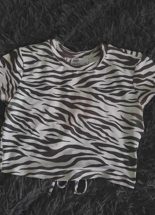 Топ с невероятными принтом