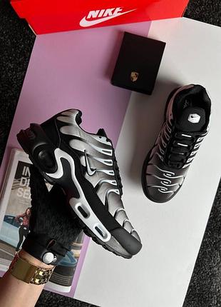 Жіночі кросівки nike air max tn plus white black