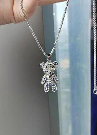 Серебристая цепочка с милой подвеской мишкой