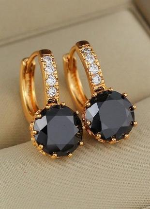 Сережки медичне золото xuping jewelry з великим чорним каменем і круглою застібкою 2 см золотисті
