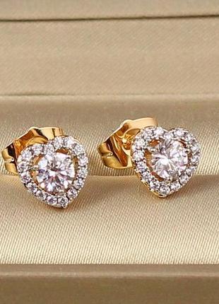 Сережки гвоздики xuping jewelry фіанітове серце з батьківщиною в обідку 8 мм золотисті