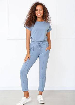 Женский прогулочный костюм двойка свободная футболка и укороченные штаны