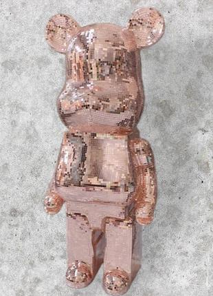 Фигурка bearbrick розового цвета 50 см. дизайнерская игрушка беарбрик розовый. фигурка для интерьера