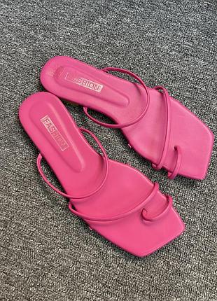 Босоніжки 41 р 25 см рожеві яскраві