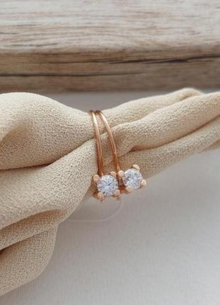 Серьги золотые с круглыми белыми фианитами классические 0.88