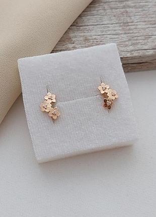 Серьги золотые цветочки с круглыми белыми фианитами 2.34