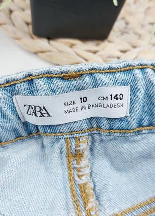 Стильные джинсовые шорты с вышивкой от zara на 10 лет, 140 см.3 фото