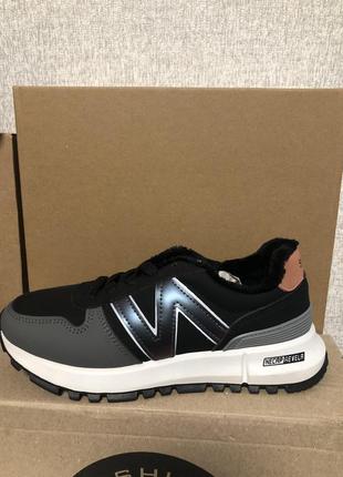 Жіночі утеплені кросівки зима