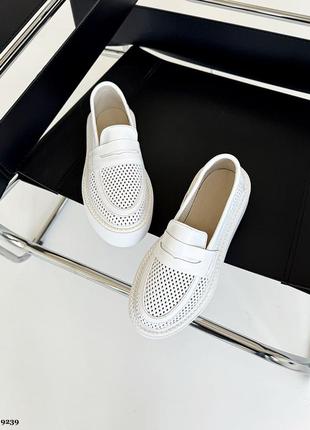 Кожаные белые лоферы