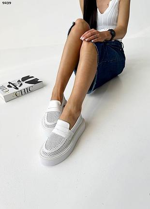 Кожаные белые лоферы