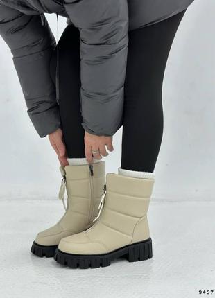 Черевики жіночі чорні 36 розмір , еко-шкіра, всередині еко-хутро, розмір в розмір,висота 18 см, підошва 5 см