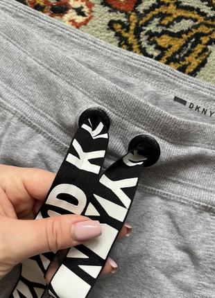 Спортивные штаны-джогеры dkny7 фото