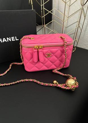 Сумка кожаная розовая в стиле chanel vanity