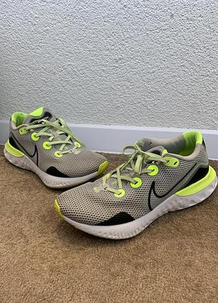 Кросівки чоловічі nike renew run
