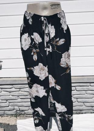 Класні літні широкі брюкі жіночі