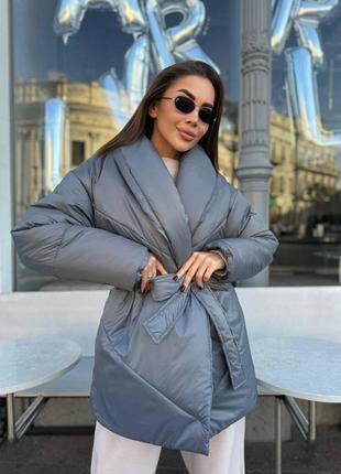 Женская куртка на запах щу поясом лаке силикон 250