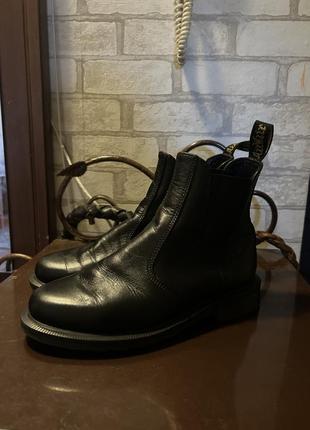 Tgkb5.ru. 2 Martens b76 enfants filles Dr. Martens