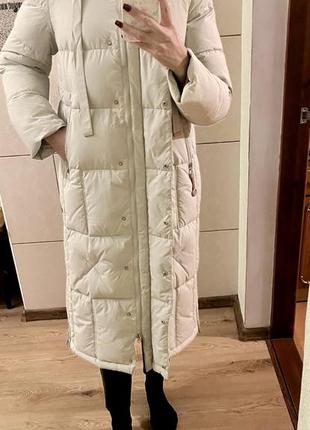 Бежевий теплий пуховик clasna