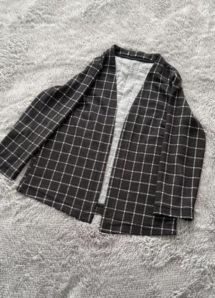 Продам піджак, розмір м в гарному стані