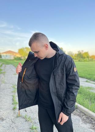 Продам куртку тимберленд 5