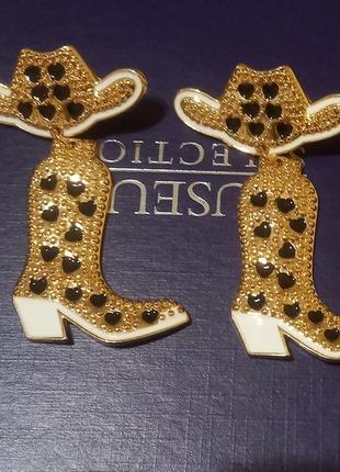 Интересные, яркие серьги. америка