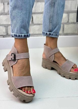 Босоніжки жіночі на зручній підошві пудрові замшеві сандалі натуральна шкіра  багато кольорів  36-41