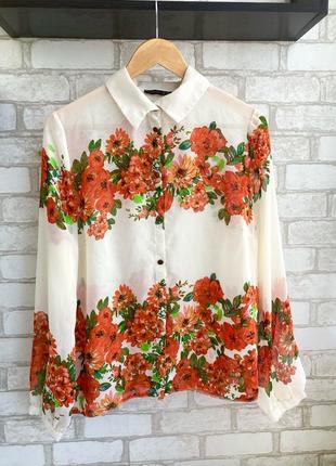 Нарядная белая блузка с цветами