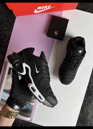 Жіночі кросівки nike air max tn plus black white