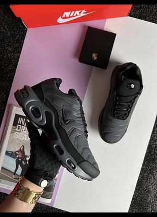 Жіночі кросівки nike air max tn plus grey