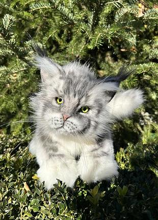 Мʼяка іграшка котик