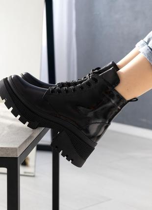 Женские черные демисезонные кожаные  ботинки на черной подошве  37 р-р3 фото
