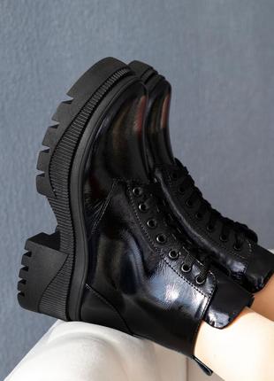 Женские черные демисезонные кожаные  ботинки на черной подошве  37 р-р9 фото