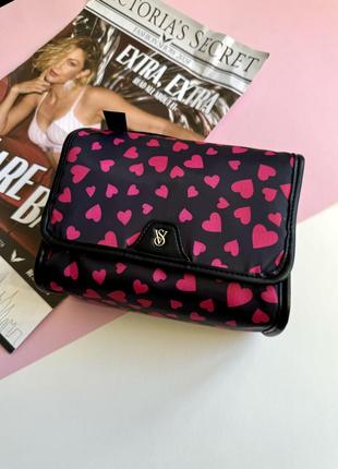 Дорожня косметичка в сердечках victoria’s secret