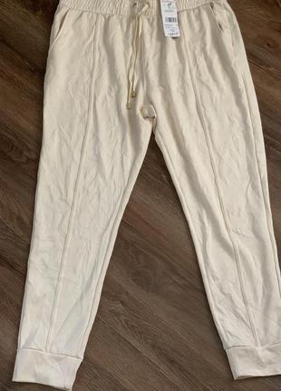 Новые женские спортивные штаны,молочного цвета