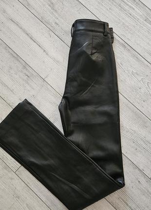 Стильные штаны брюки прямого кроя и эко кожи bershka10 фото