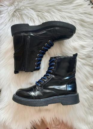 Ботиночки с синими шнурочками 💙