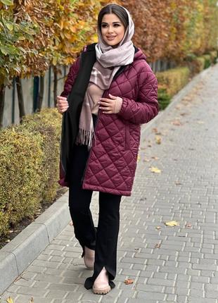 Женская куртка в трендовых цветах