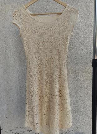 Платье из кружева