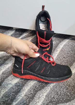 Защитные рабочие кроссовки с стальным носком