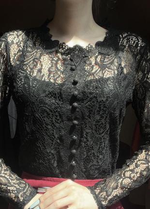 Вінтажна блуза у готичному стилі