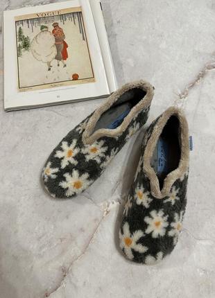 Милые тапочки lunar slippers