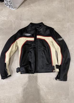 Мотокуртка кожаная мужская лежанка