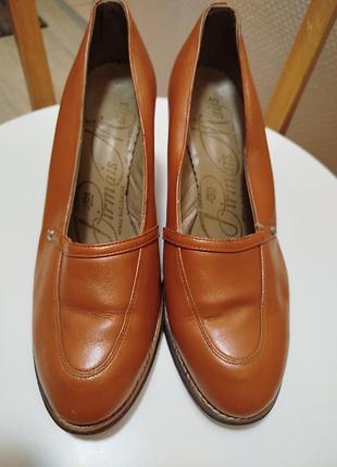 Туфлі 39р устілка 25,5 (41)