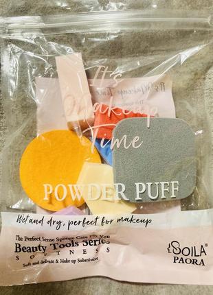 Набор спонжей. различные формы и цвета.